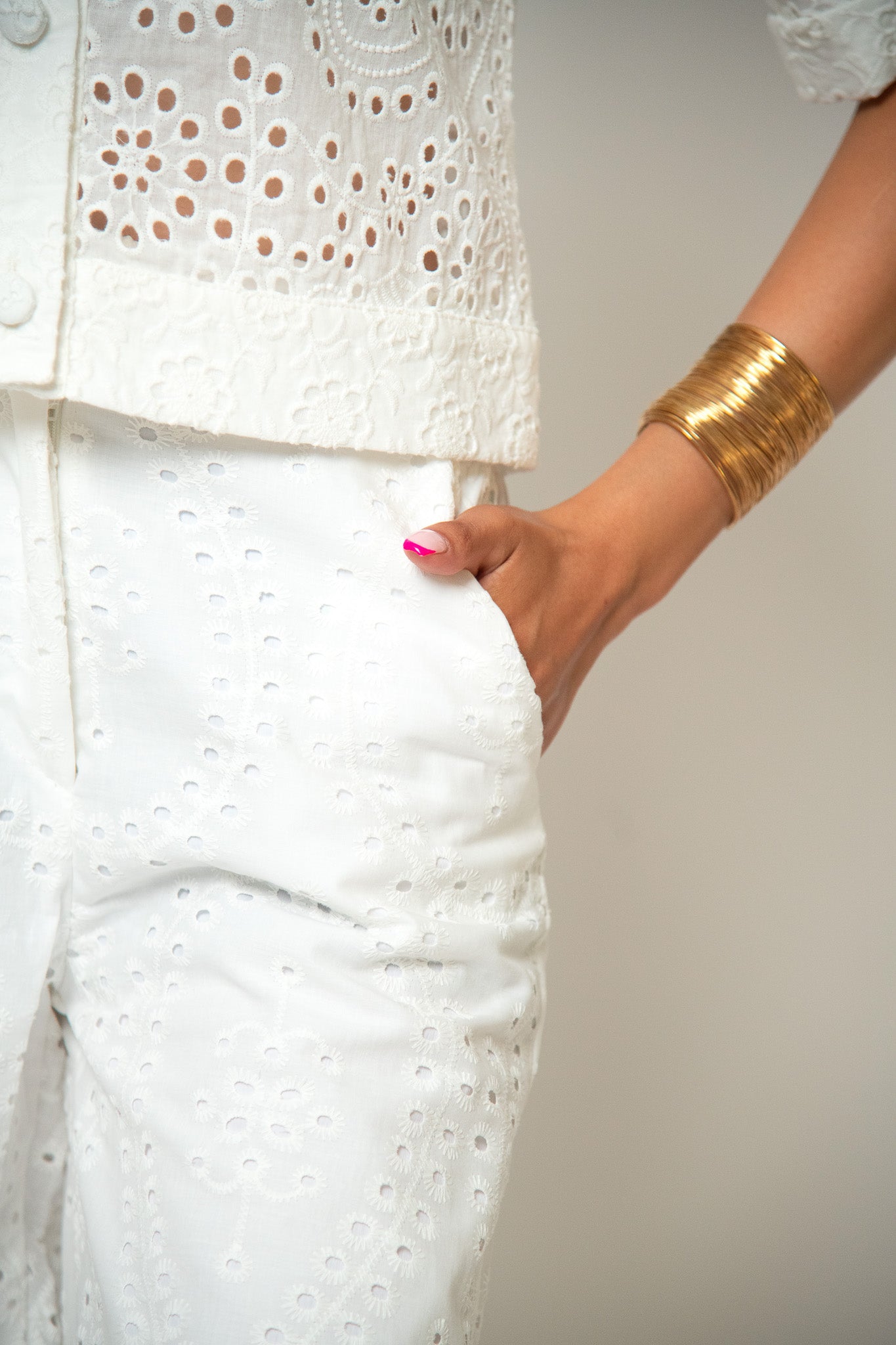 PANTALON LARGE EN BRODERIE ANGLAISE