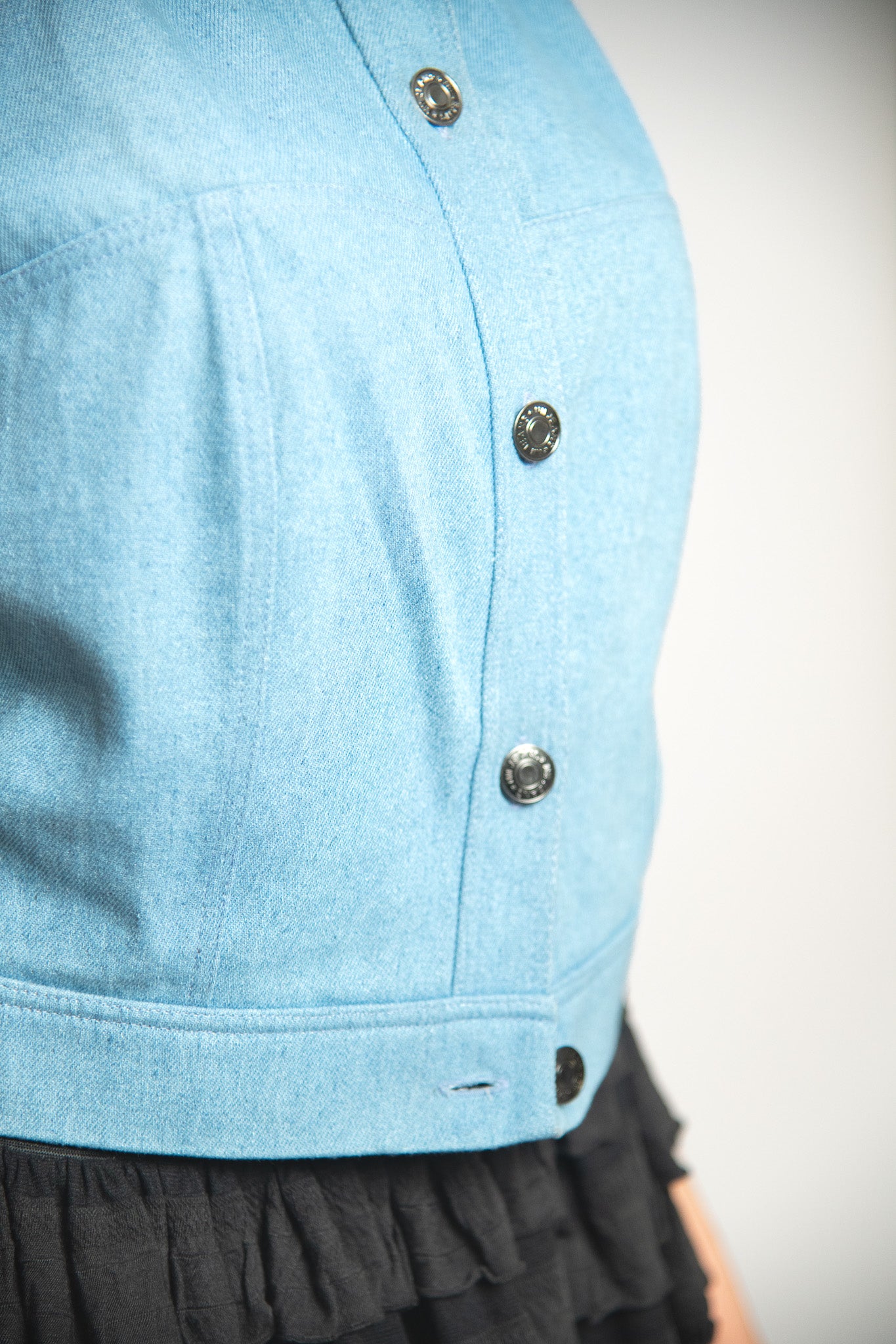 JACKET SANS MANCHES EN DENIM